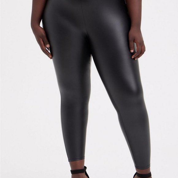 Torrid Black Full Length Signature Waist Faux Leather Legging Size 3X - Picture 2 of 12